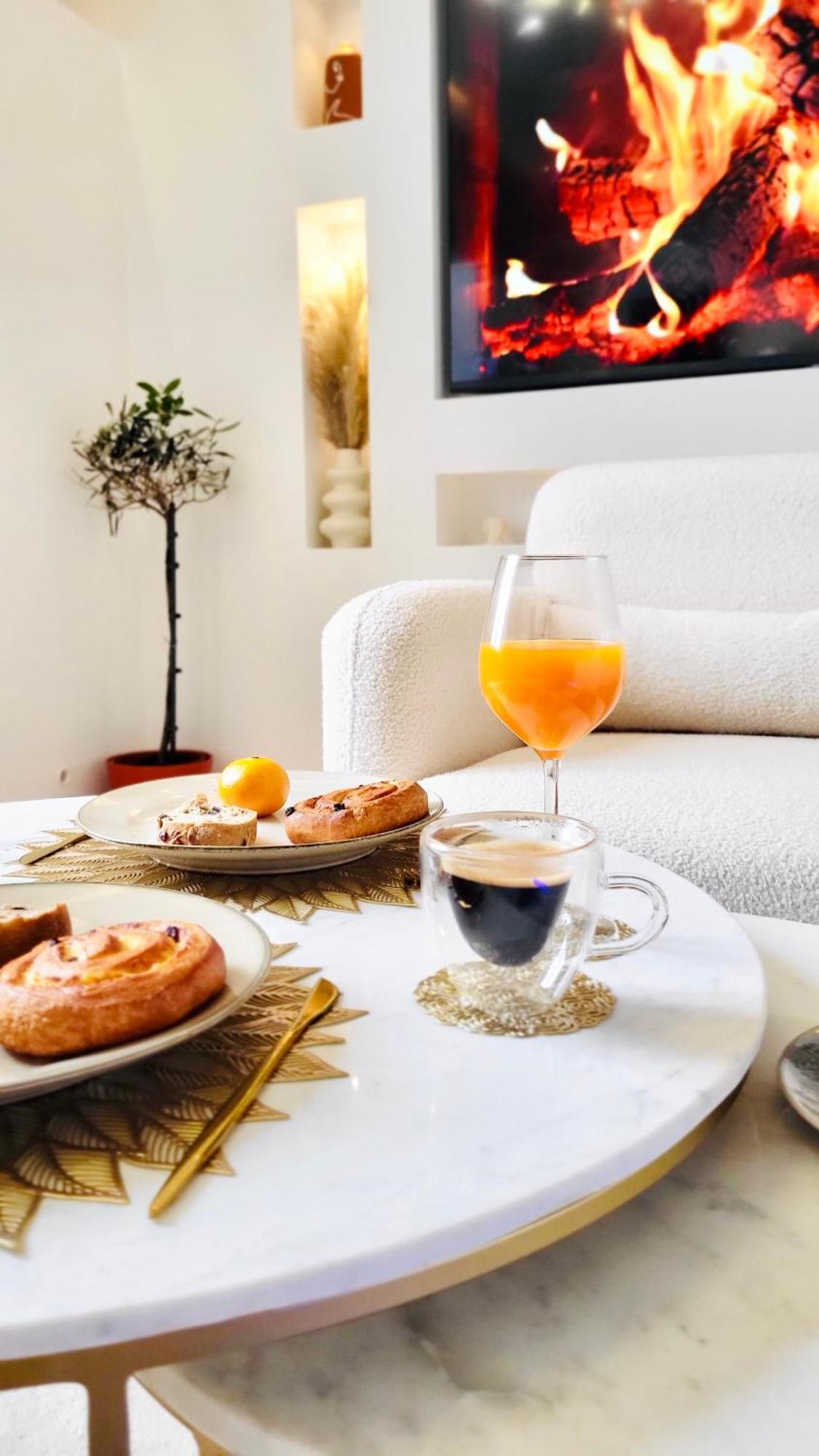 - La Suite Delos - Jacuzzi 2 Places - Centre Ville A Pied - Lit Queen Size - Parking Privee - Wifi - City Center Within Walking Distance - Quimper Extérieur photo