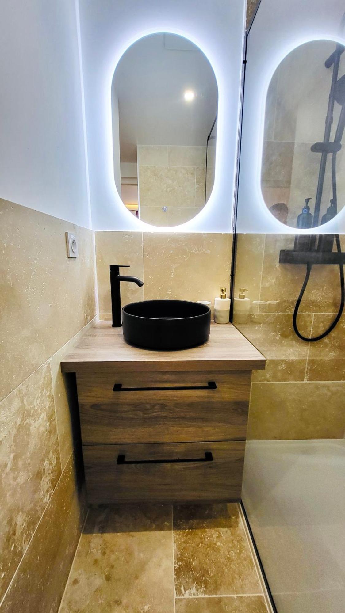 - La Suite Delos - Jacuzzi 2 Places - Centre Ville A Pied - Lit Queen Size - Parking Privee - Wifi - City Center Within Walking Distance - Quimper Extérieur photo