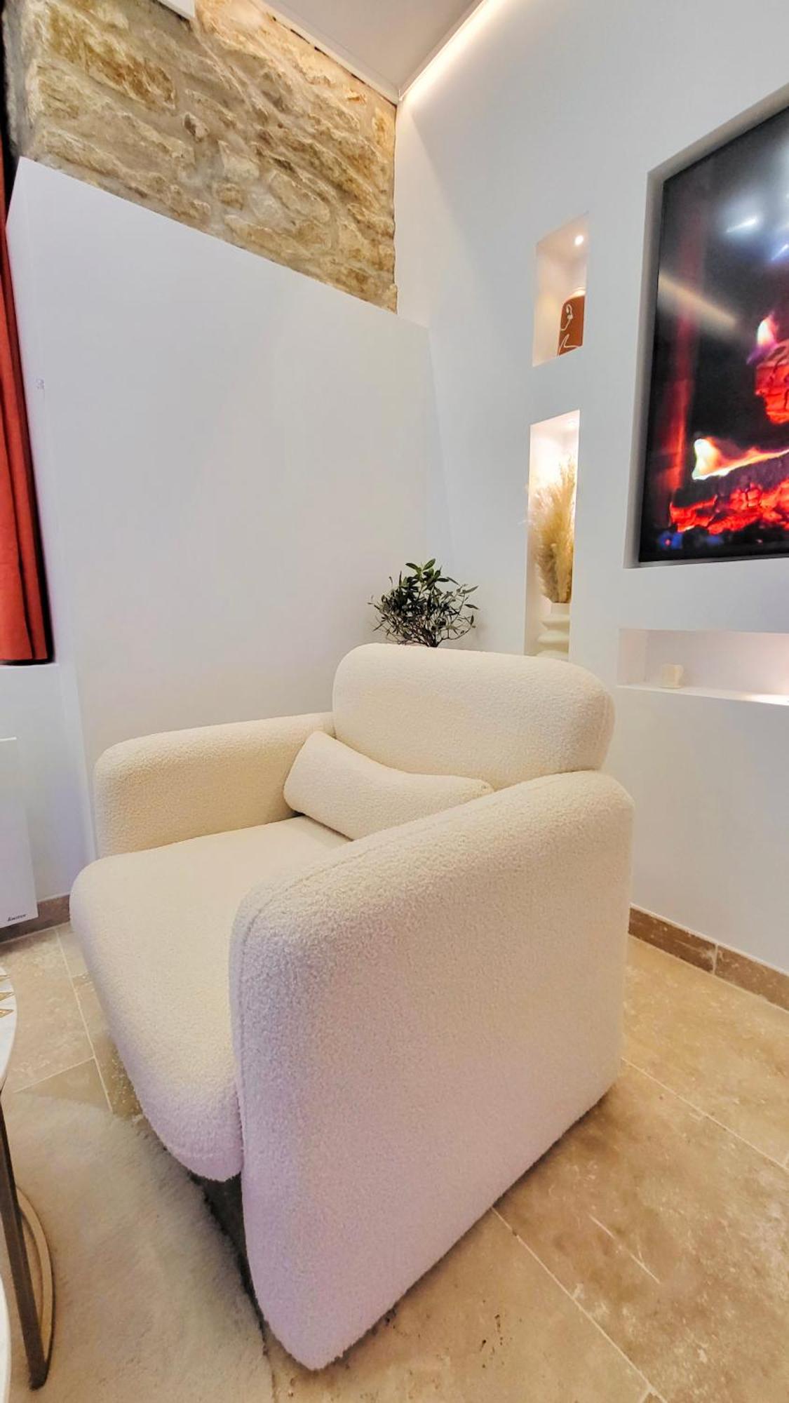 - La Suite Delos - Jacuzzi 2 Places - Centre Ville A Pied - Lit Queen Size - Parking Privee - Wifi - City Center Within Walking Distance - Quimper Extérieur photo